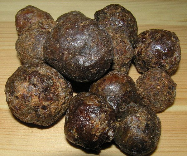 Raw propolis balls ready for processing